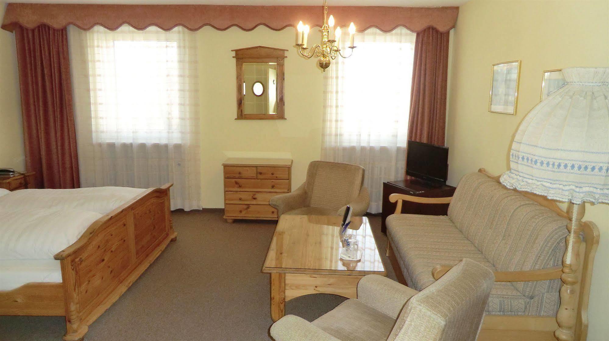 Hotel Simon Gauting Zewnętrze zdjęcie