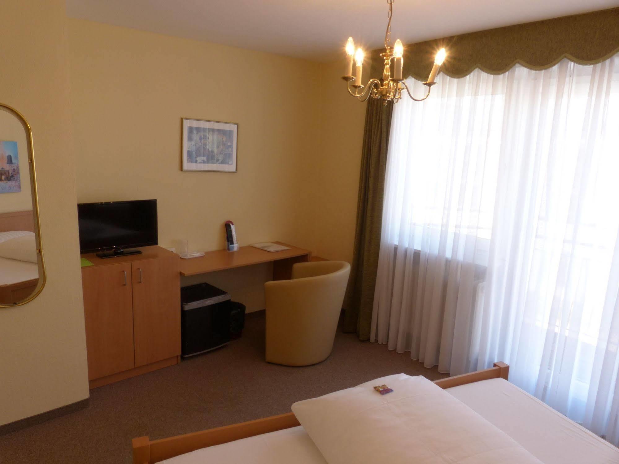 Hotel Simon Gauting Zewnętrze zdjęcie
