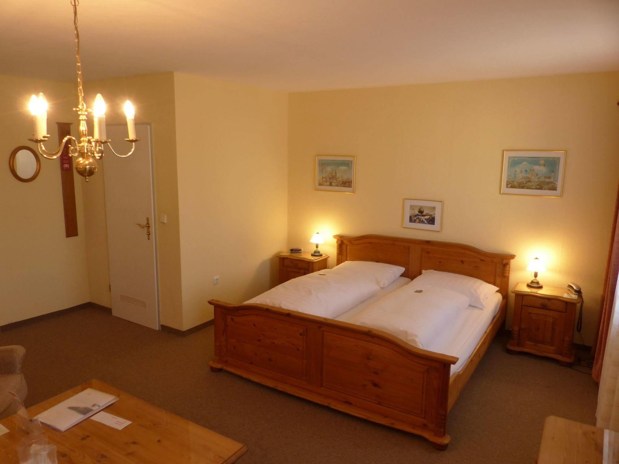 Hotel Simon Gauting Zewnętrze zdjęcie