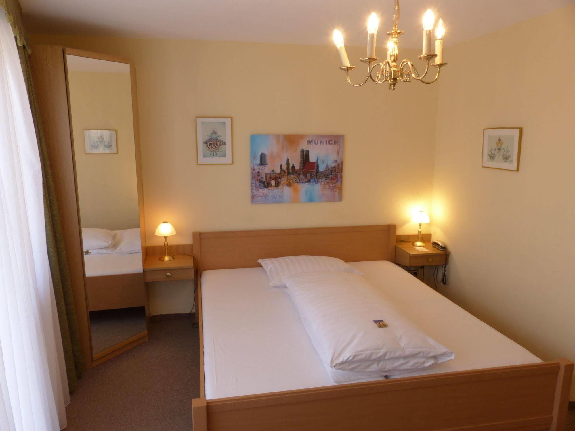 Hotel Simon Gauting Zewnętrze zdjęcie